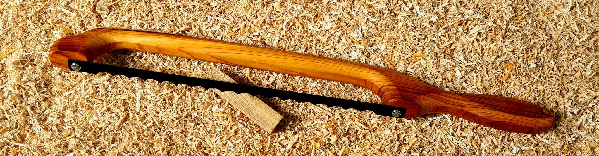 Fiddle Bow Bread Knives The best bread knife for cutting slices of bread